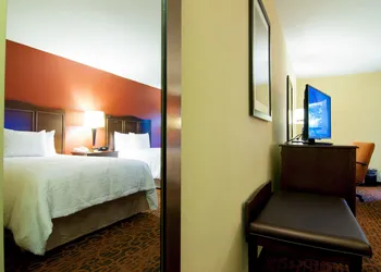 Hampton Inn & Suites Tampa-North hotel thumbnail 8