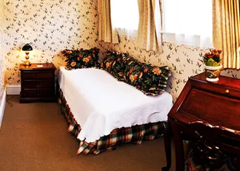 Cliff House at Pikes Peak hotel thumbnail 8