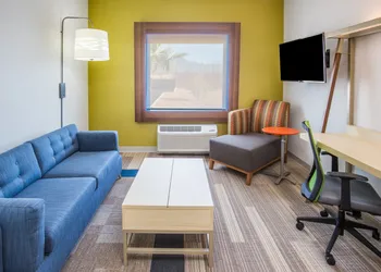 Holiday Inn Express & Suites Pahrump by IHG hotel thumbnail 2