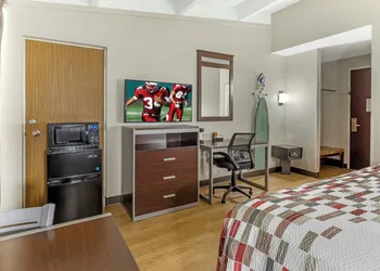 Red Roof Inn Lumberton hotel thumbnail 4