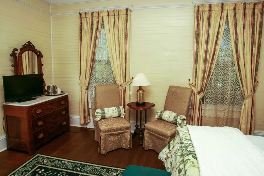 Coombs Inn & Suites hotel detail image 2