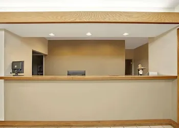 Super 8 by Wyndham Hampshire IL hotel thumbnail 2