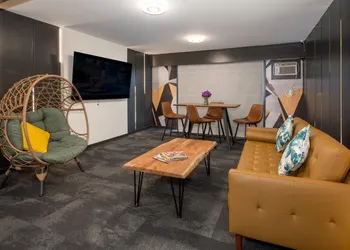 Coast Metro Vancouver Hotel hotel thumbnail 3