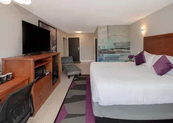 Coast Metro Vancouver Hotel hotel thumbnail 6