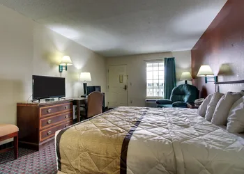 Key West Inn - Lafayette hotel thumbnail 3