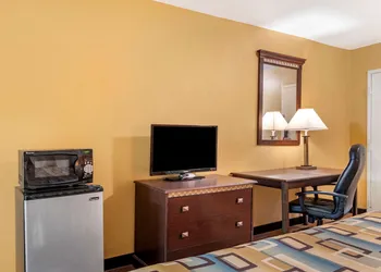 Econo Lodge Cuthbert hotel thumbnail 8