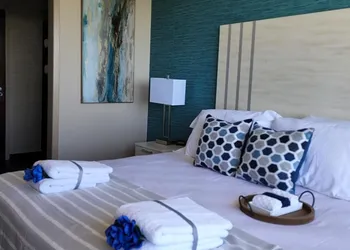 Illinois Beach Hotel hotel thumbnail 5