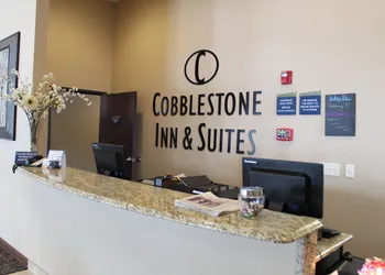 Cobblestone Inn & Suites - Denison - Oak Ridge hotel thumbnail 4