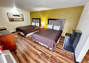 Regency Inn lola Kansas hotel thumbnail 5