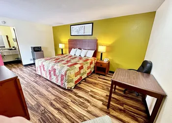 Regency Inn lola Kansas hotel thumbnail 7