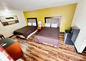 Regency Inn lola Kansas hotel thumbnail 8