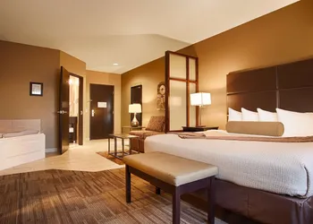 Best Western Plus Night Watchman Inn & Suites hotel thumbnail 3