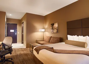 Best Western Plus Night Watchman Inn & Suites hotel thumbnail 4