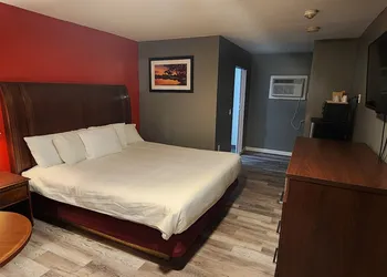 Nashoba Valley Inn & Suites hotel thumbnail 2