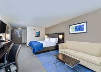 Holiday Inn Express St. Louis West - O'Fallon by IHG hotel thumbnail 5