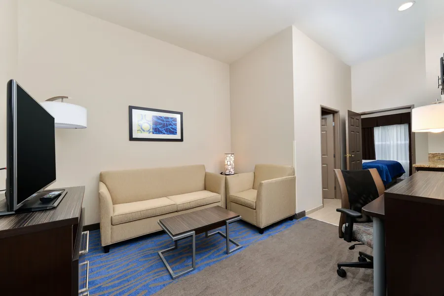 Holiday Inn Express St. Louis West - O'Fallon by IHG hotel detail image 6