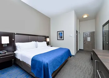 Holiday Inn Express St. Louis West - O'Fallon by IHG hotel thumbnail 7