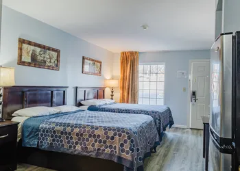 Town House Inn hotel thumbnail 5