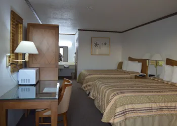 Night Inn hotel thumbnail 5