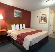 Red Roof Inn & Suites Dickinson hotel detail image 4