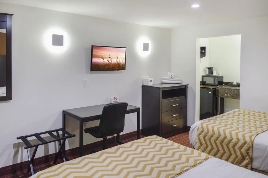 Travelodge by Wyndham Manhasset hotel detail image 6