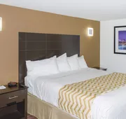 Travelodge by Wyndham Manhasset hotel detail image 7