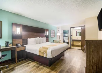 Quality Inn & Suites Lake City hotel thumbnail 8