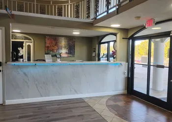 Americana Inn hotel thumbnail 8
