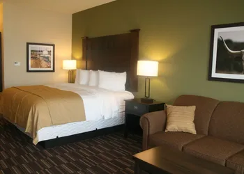 Comfort Inn & Suites Beeville hotel thumbnail 3
