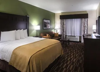 Comfort Inn & Suites Beeville hotel thumbnail 7