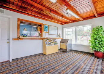 Budget Inn By OYO Natural Bridge I-81 hotel thumbnail 4