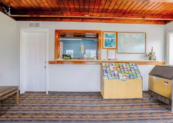 Budget Inn By OYO Natural Bridge I-81 hotel thumbnail 5