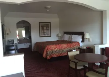 Executive Inn & Suites Schulenburg hotel thumbnail 5
