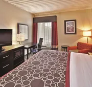 La Quinta Inn & Suites by Wyndham Elkview - Charleston NE hotel detail image 5