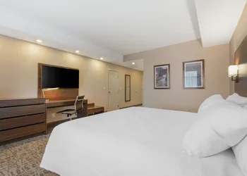 Best Western Plus Mission City Lodge hotel thumbnail 8
