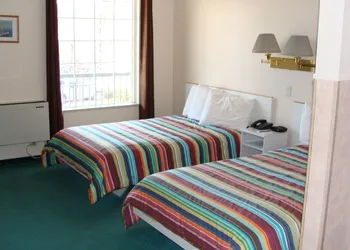 Leisure Inn hotel thumbnail 3