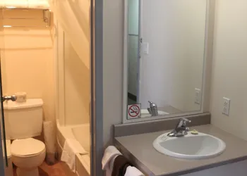 Leisure Inn hotel thumbnail 4