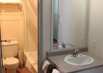 Leisure Inn hotel thumbnail 5
