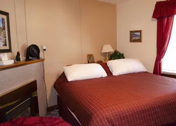 Crandell Mountain Lodge hotel thumbnail 6