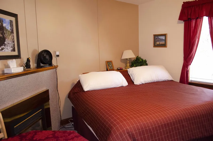 Crandell Mountain Lodge hotel detail image 6