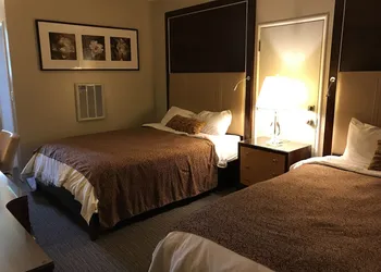 Cardinal Court Motel hotel thumbnail 6