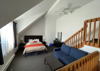 Hotel Vacances Tremblant hotel thumbnail 6