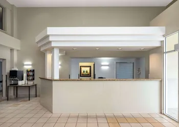Super 8 by Wyndham Sainte Agathe Des Monts hotel thumbnail 3
