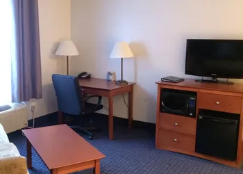Super 8 by Wyndham Sainte Agathe Des Monts hotel thumbnail 6