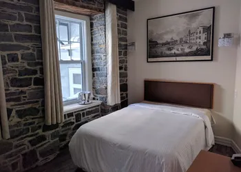 Auberge du Tresor hotel thumbnail 4