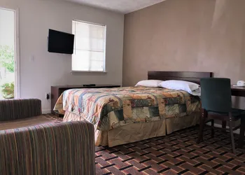 Affordable Suites Burlington hotel thumbnail 8