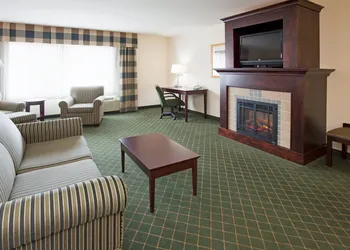 Holiday Inn Conference Ctr Marshfield by IHG hotel thumbnail 4
