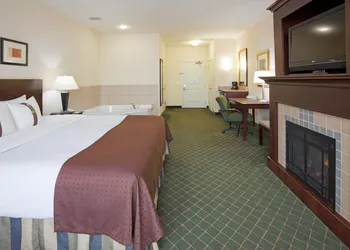 Holiday Inn Conference Ctr Marshfield by IHG hotel thumbnail 5