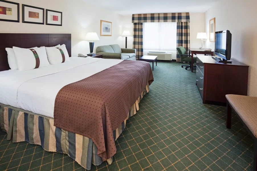 Holiday Inn Conference Ctr Marshfield by IHG hotel detail image 6