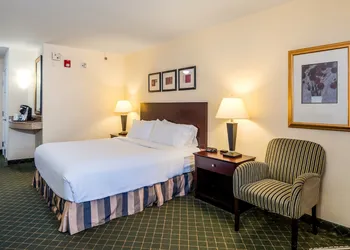 Holiday Inn Conference Ctr Marshfield by IHG hotel thumbnail 8
